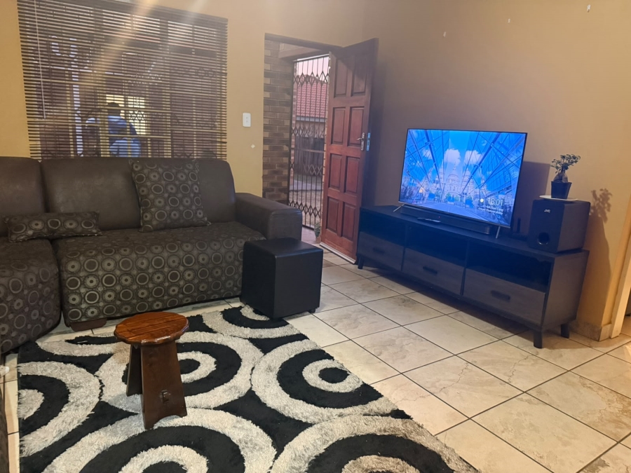 2 Bedroom Property for Sale in Waterval East North West